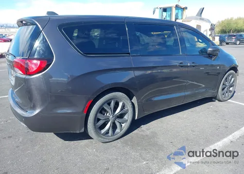 2020 Chrysler Pacifica Touring z USA, uszkodzony, nr VIN 2C4RC1FG9LR261954